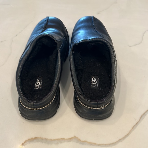 UGG black leather slip on shoes. Size 8. Excellent condition outside and sole. - Picture 4 of 4